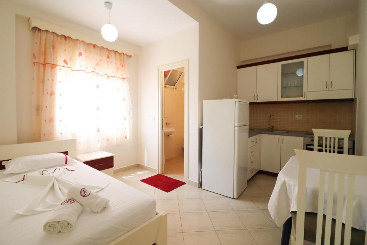 Apartments Vila Roboci Sarandë エクステリア 写真