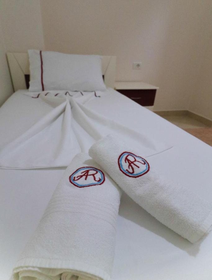 Apartments Vila Roboci Sarandë エクステリア 写真