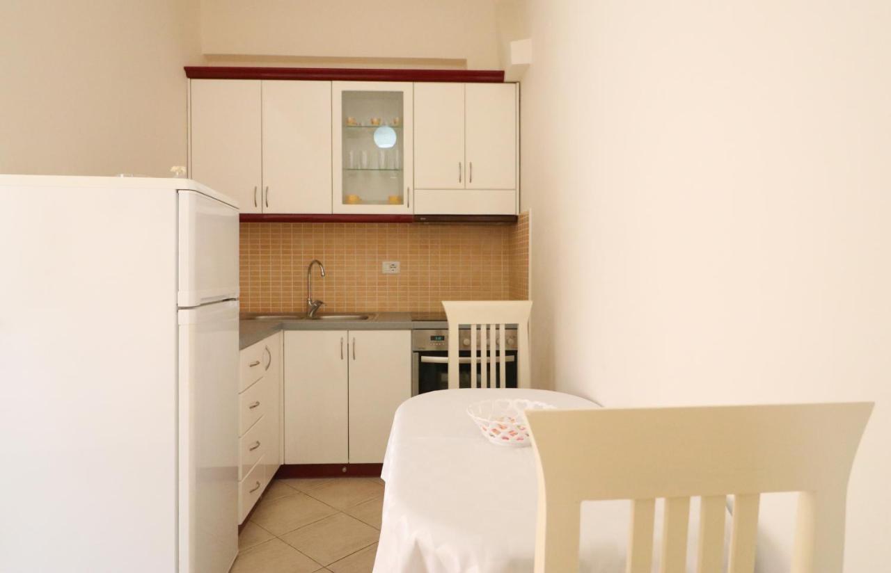Apartments Vila Roboci Sarandë エクステリア 写真