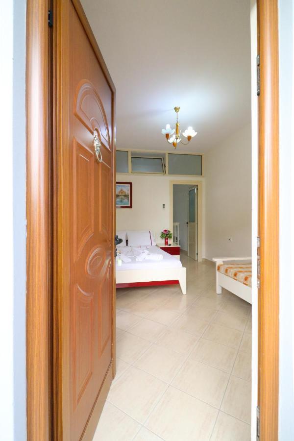 Apartments Vila Roboci Sarandë エクステリア 写真