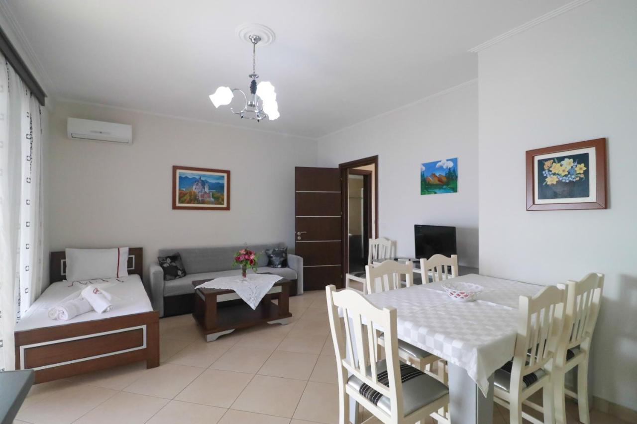 Apartments Vila Roboci Sarandë エクステリア 写真